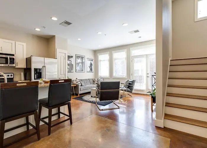 Cashville - Stylish Condo Minutes From Broadway