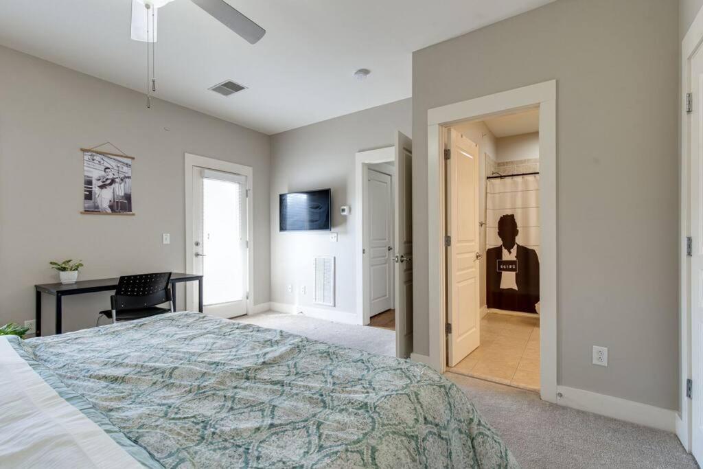 Cashville - Stylish Minutes From Broadway Apartment *